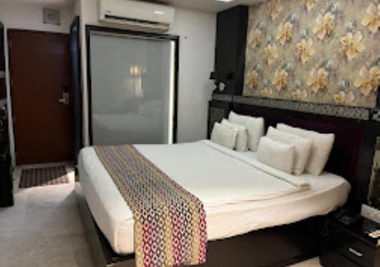 Hotel Siddharth Premiere Chandrapur ภายนอก รูปภาพ