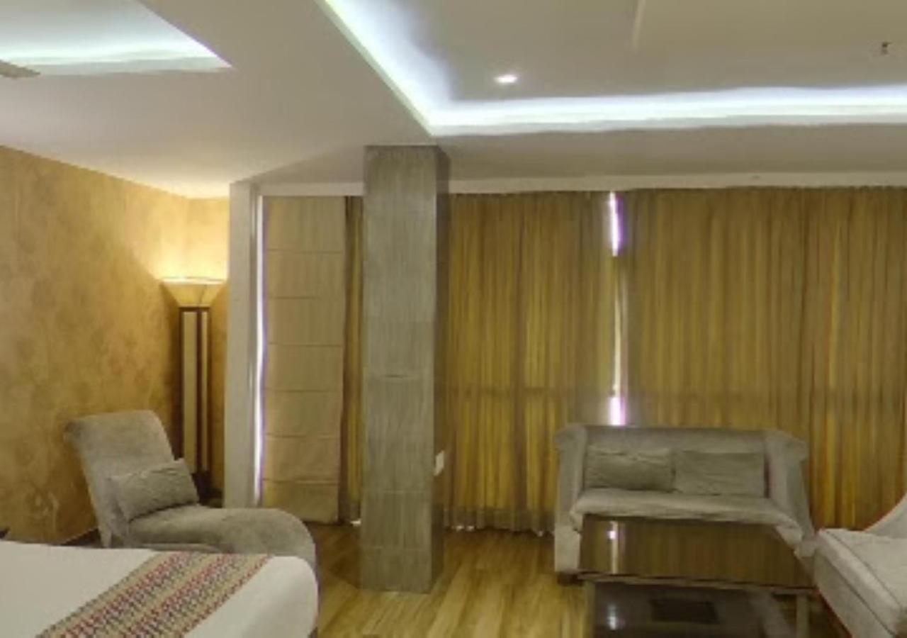 Hotel Siddharth Premiere Chandrapur ภายนอก รูปภาพ